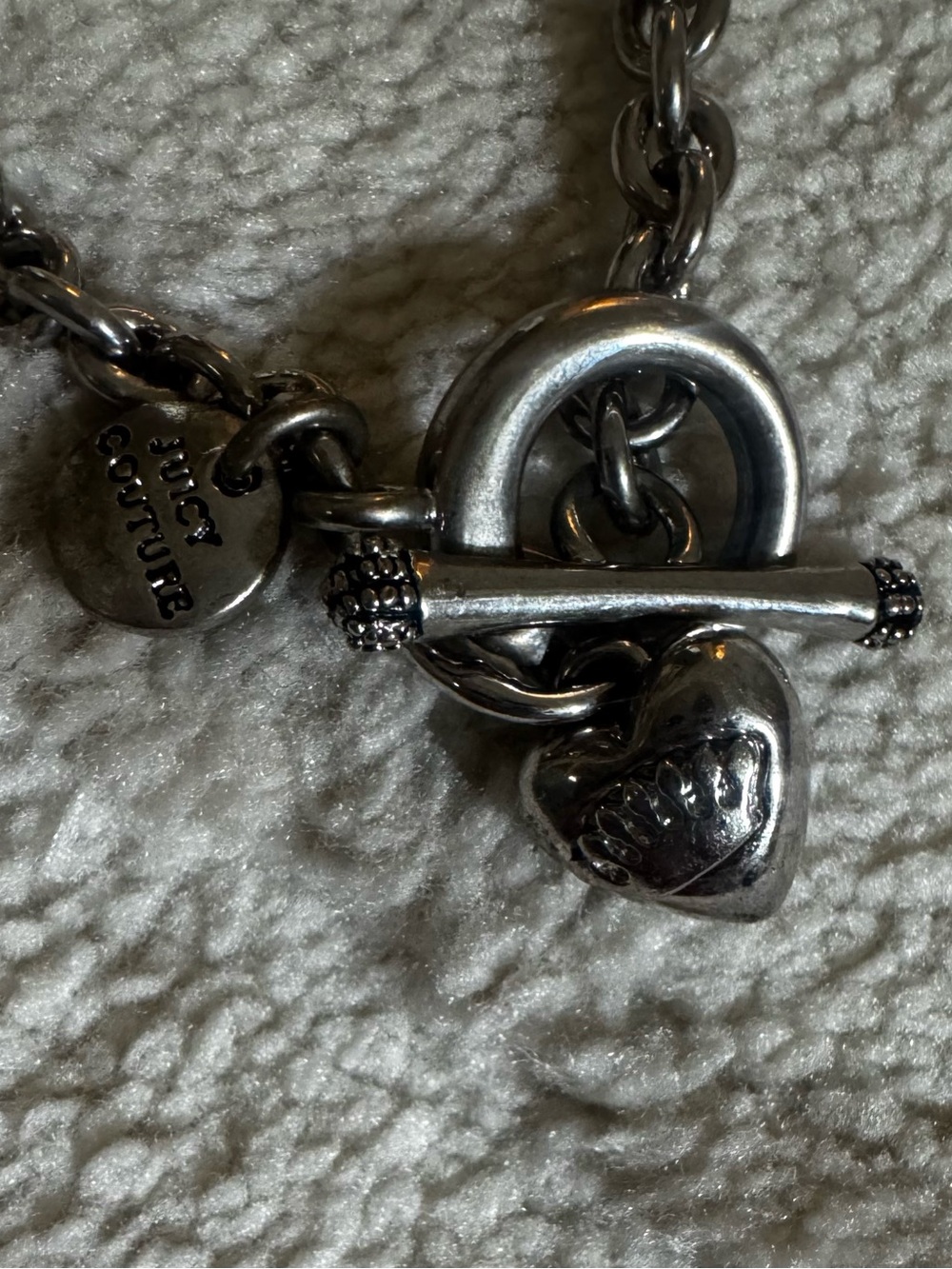 Juicy Couture Silver Toggle Chain Bracelet with Heart Charm - Picture 3 of 3